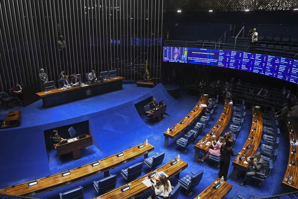 Aprovação da PEC do fim da escala 6x1 no Senado gera divergências entre empresários e centrais sindicais